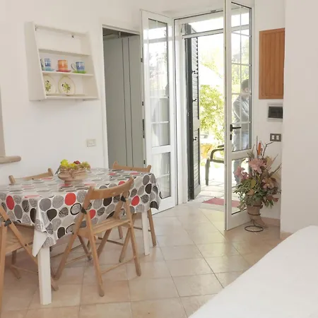 Villetta Arco Dei Garofani In Baia Verde By Nonsolomare Vacanze Srlu Holiday home *
